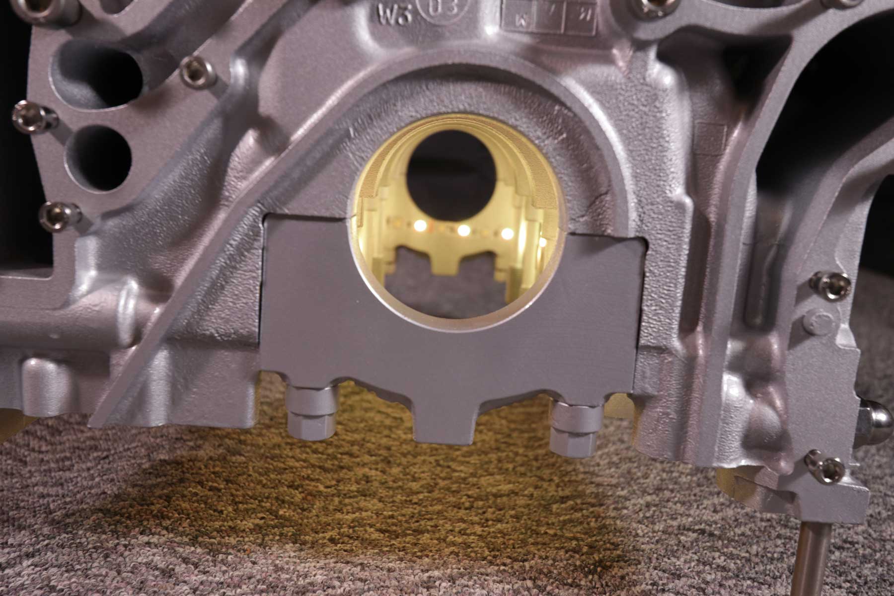 exklusiver Motortisch Audi A8 V8, 4,2 Liter mit 2 Glasplatten und Beleuchtung