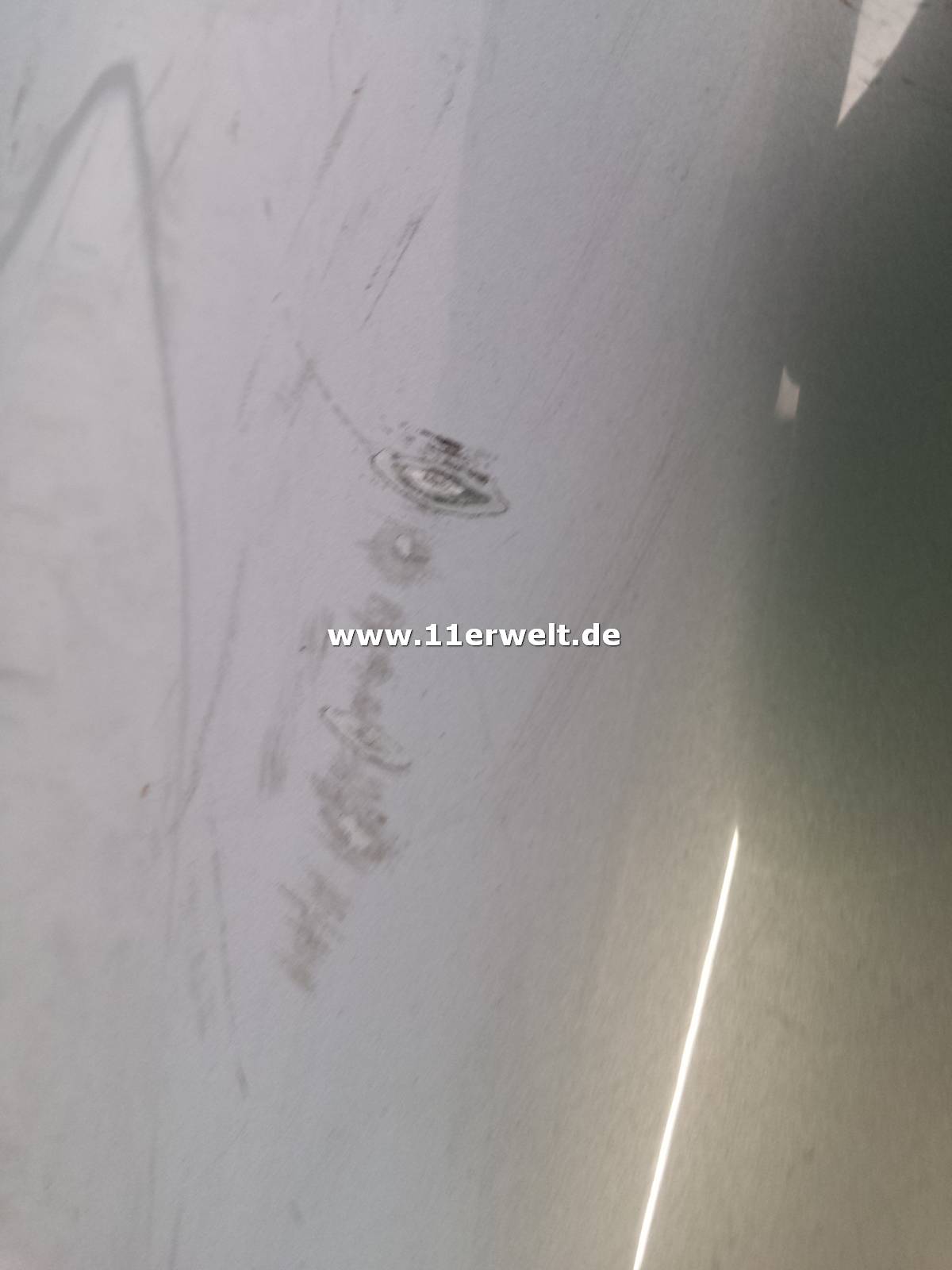 Original Porsche 993 Seitenteil Ausschnitt hinten rechts, silber Kopie