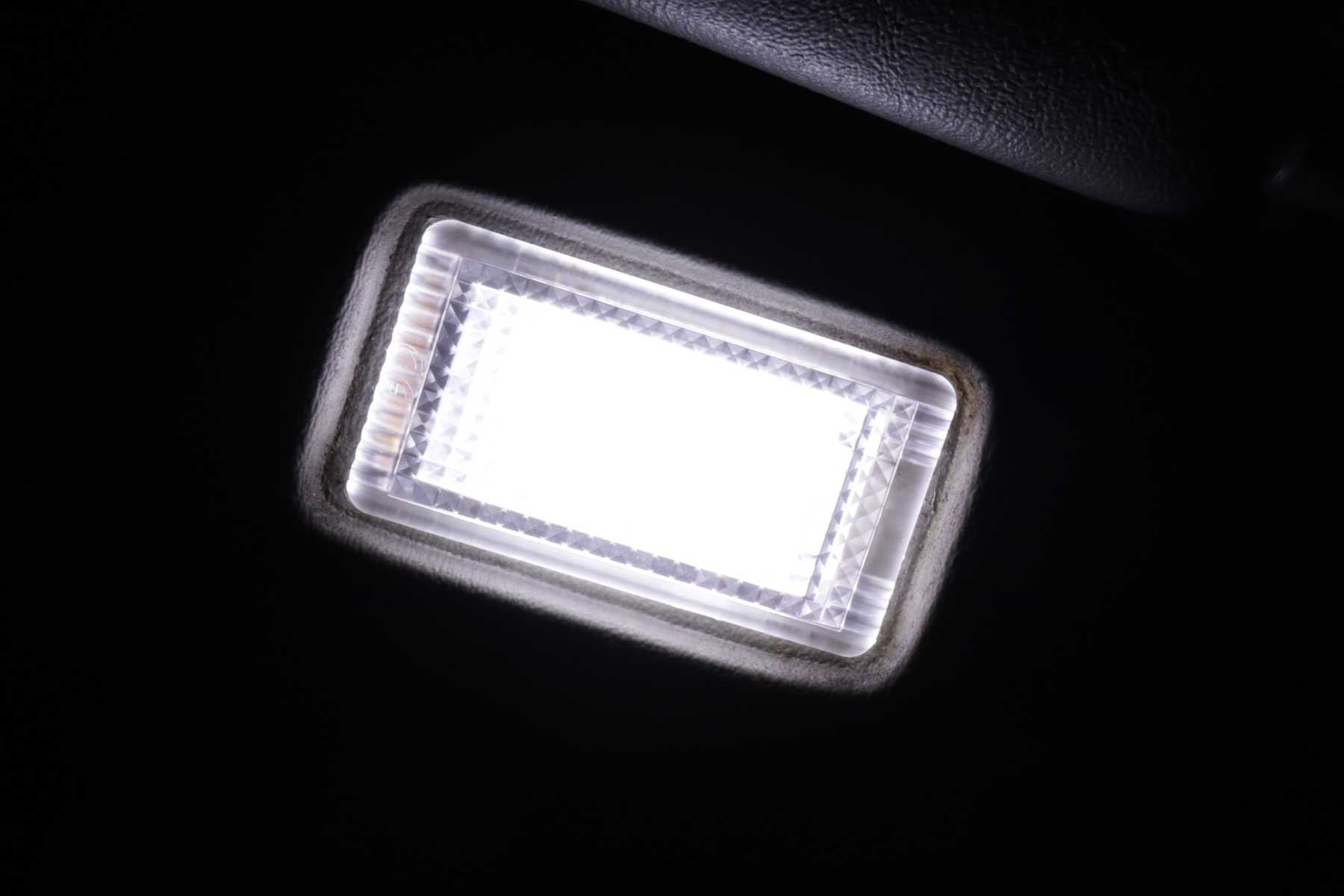 LED Leuchte für Mercedes W108 - W116 - W123 W 126 Handschuhfach