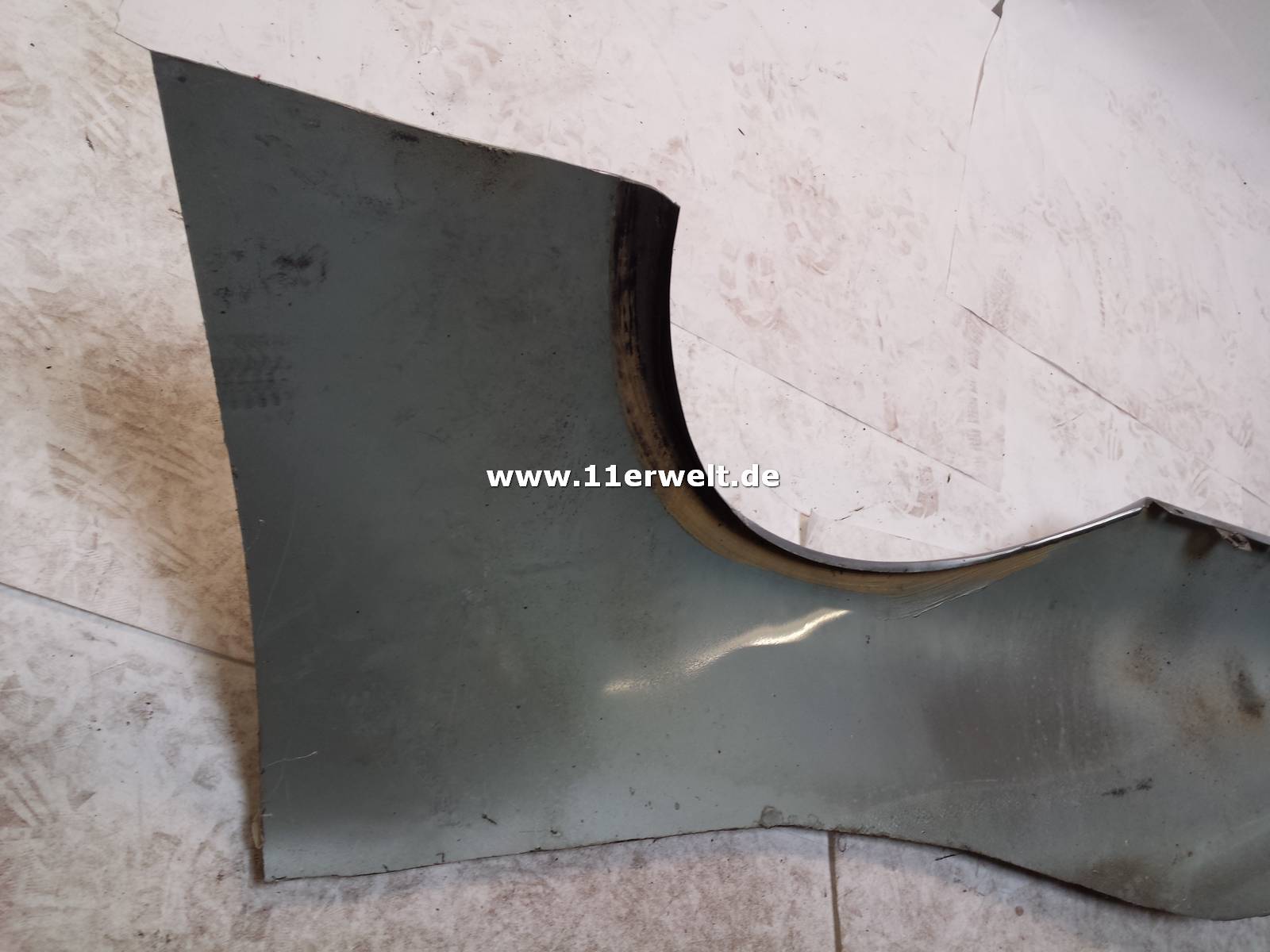 Original Porsche 993 Seitenteil Ausschnitt hinten links, silber