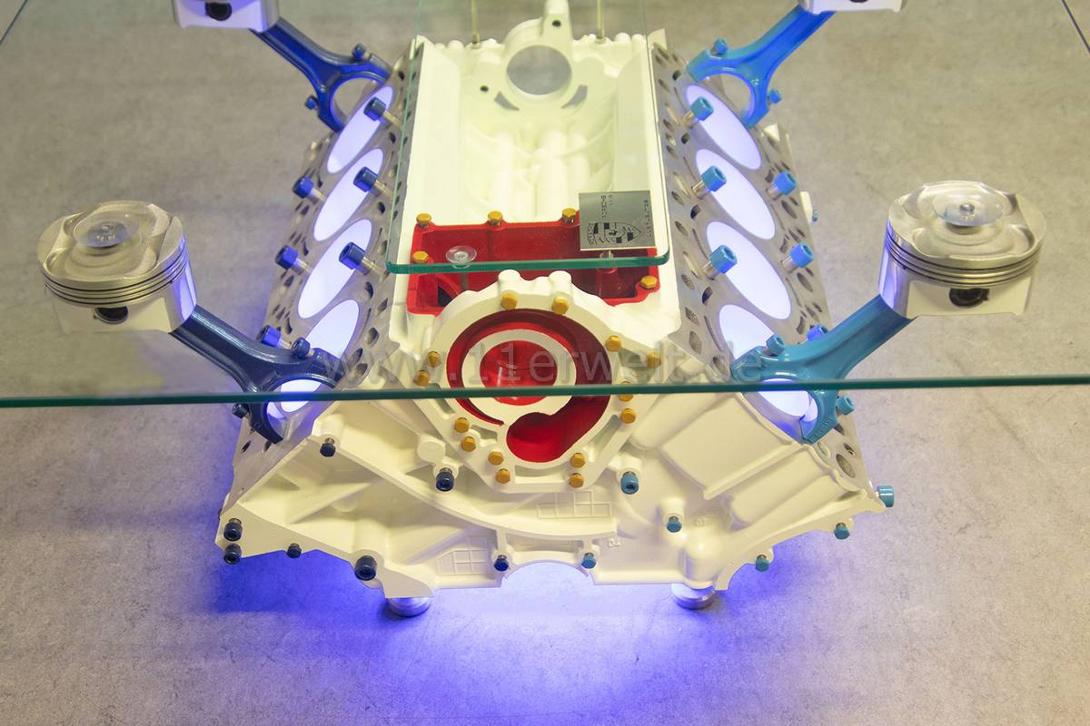 exklusiver Motortisch Porsche 4.4 Liter V8 mit 2 Glasplatten und Beleuchtung