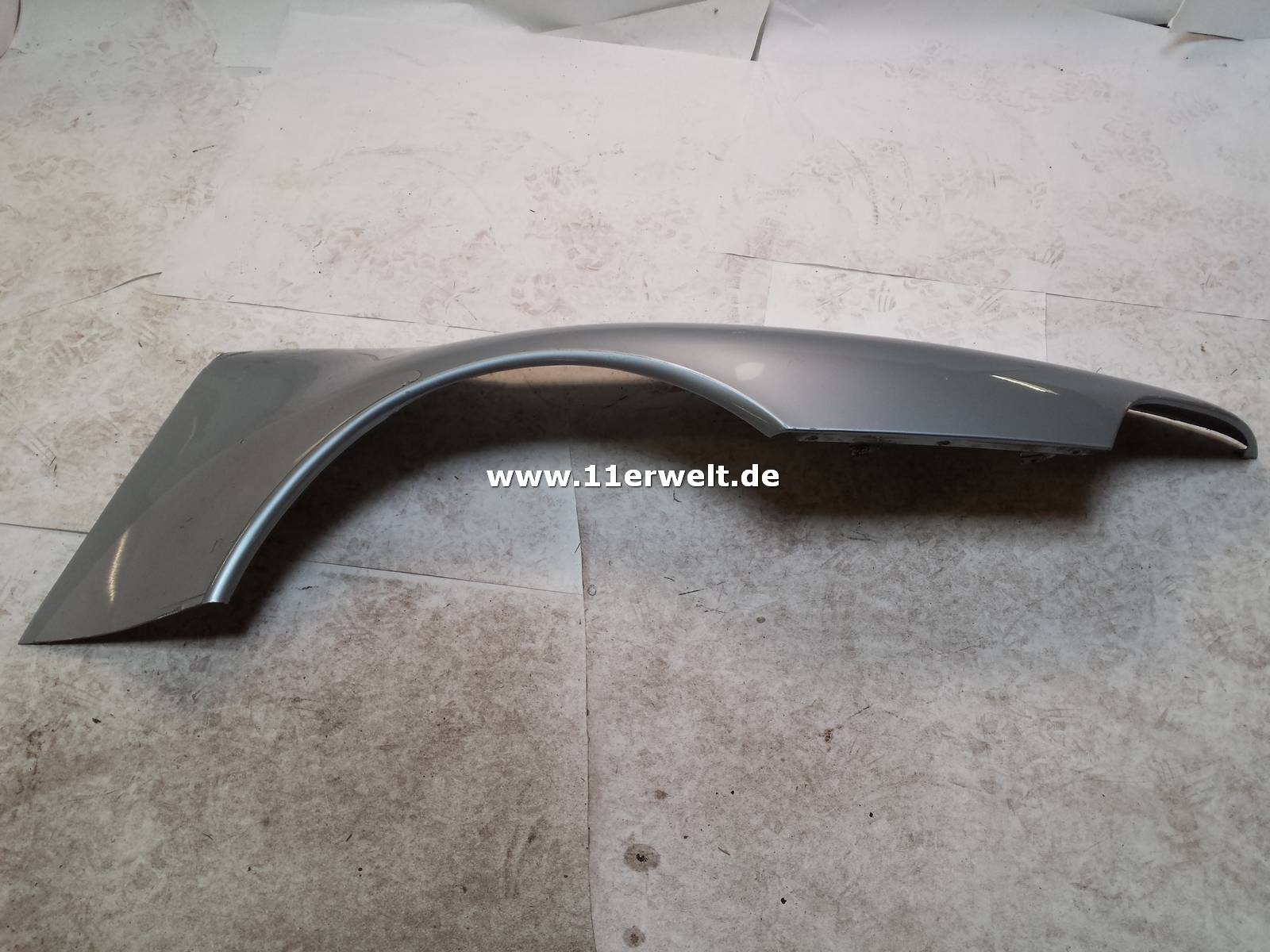 Original Porsche 993 Seitenteil Ausschnitt hinten links, silber
