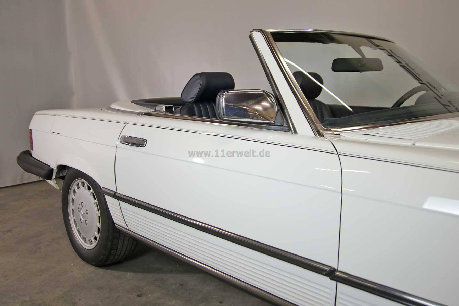 ++VERKAUFT++ Mercedes 560SL weiß mit blauem Leder