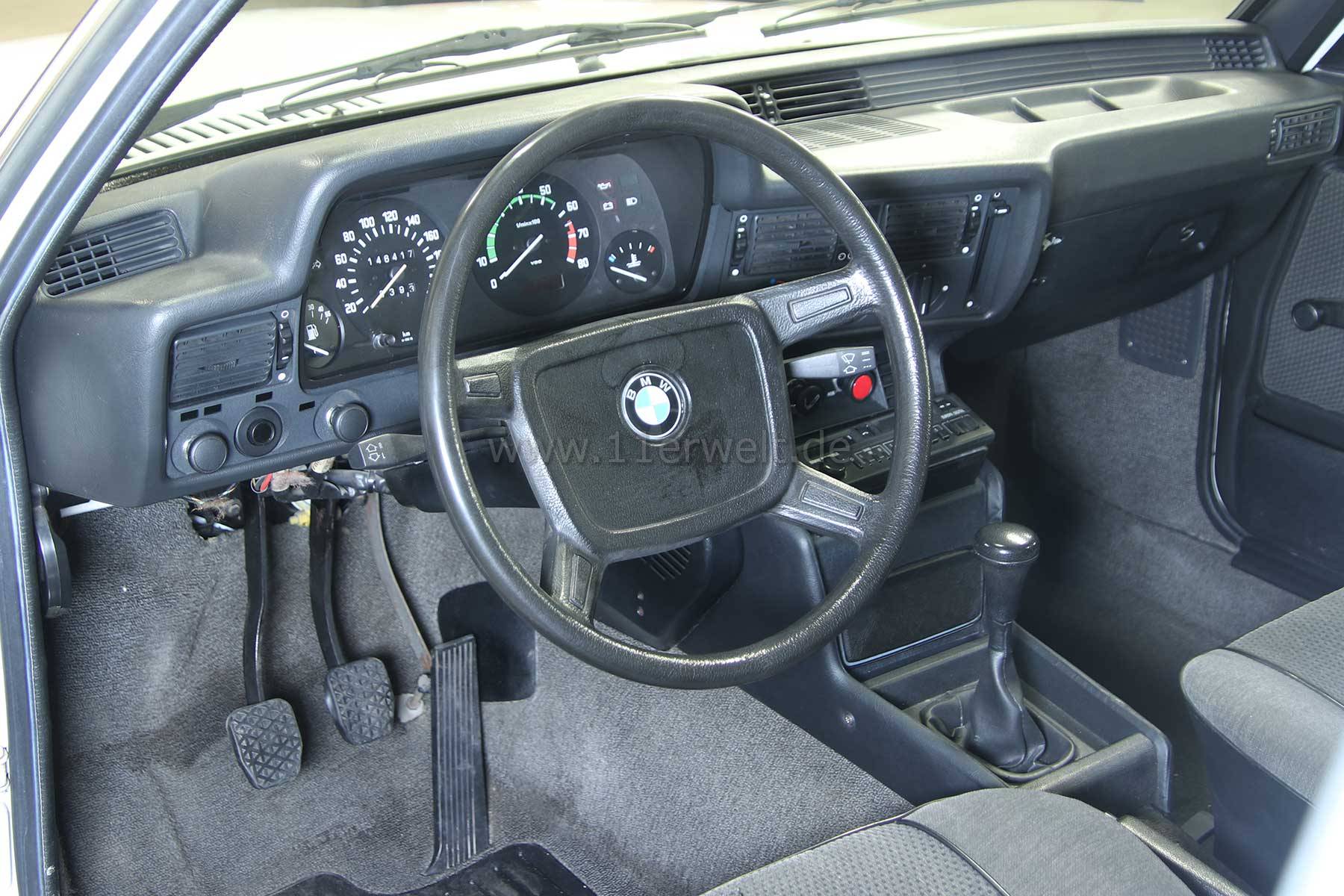 BMW E21 323i