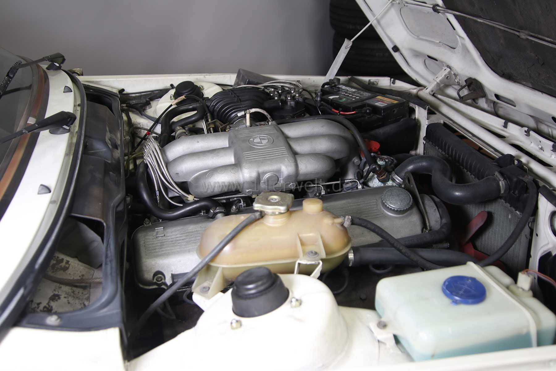 BMW E21 323i