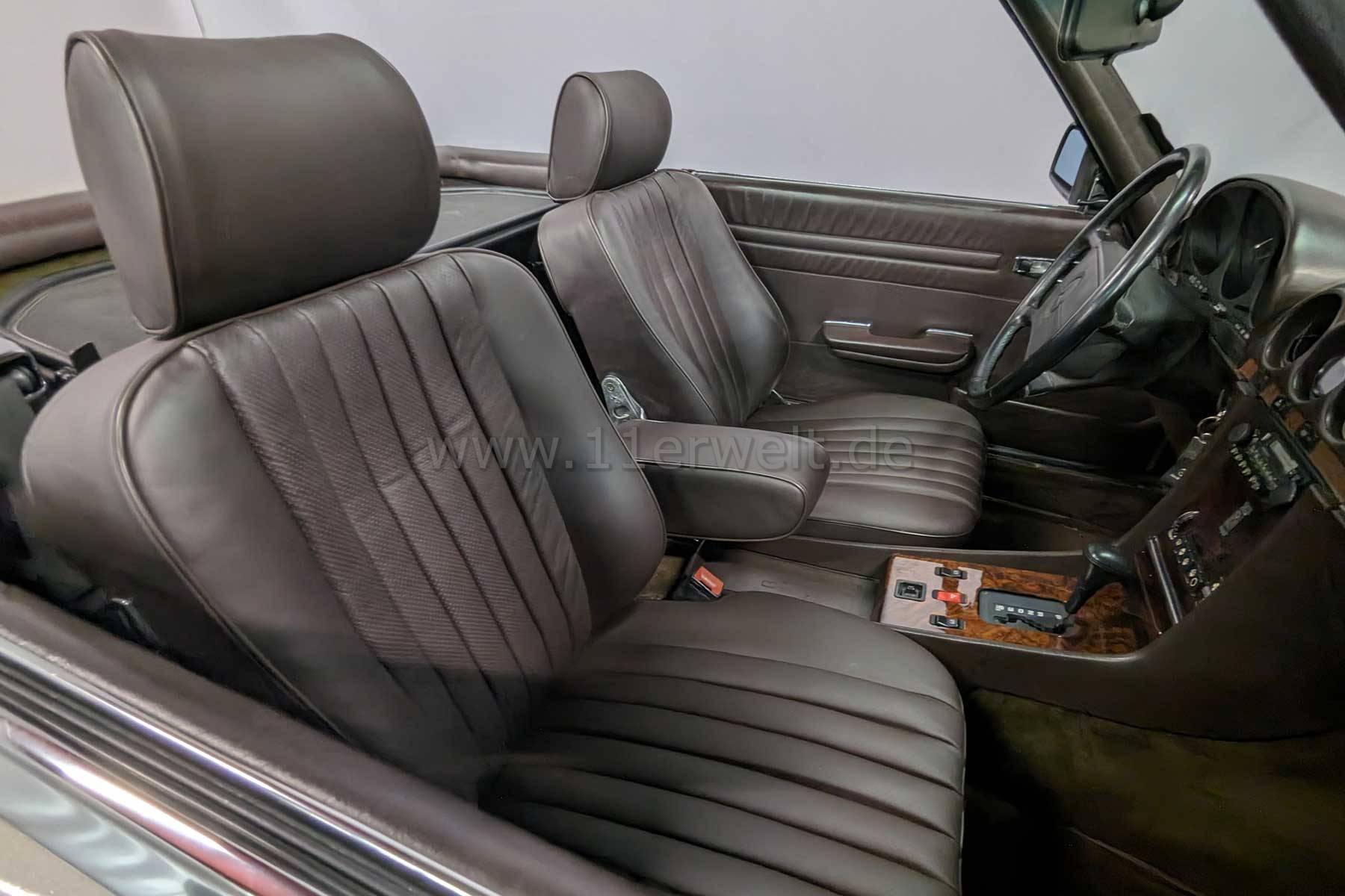 Mercedes Benz R107 SL 560 in Rauchsilber