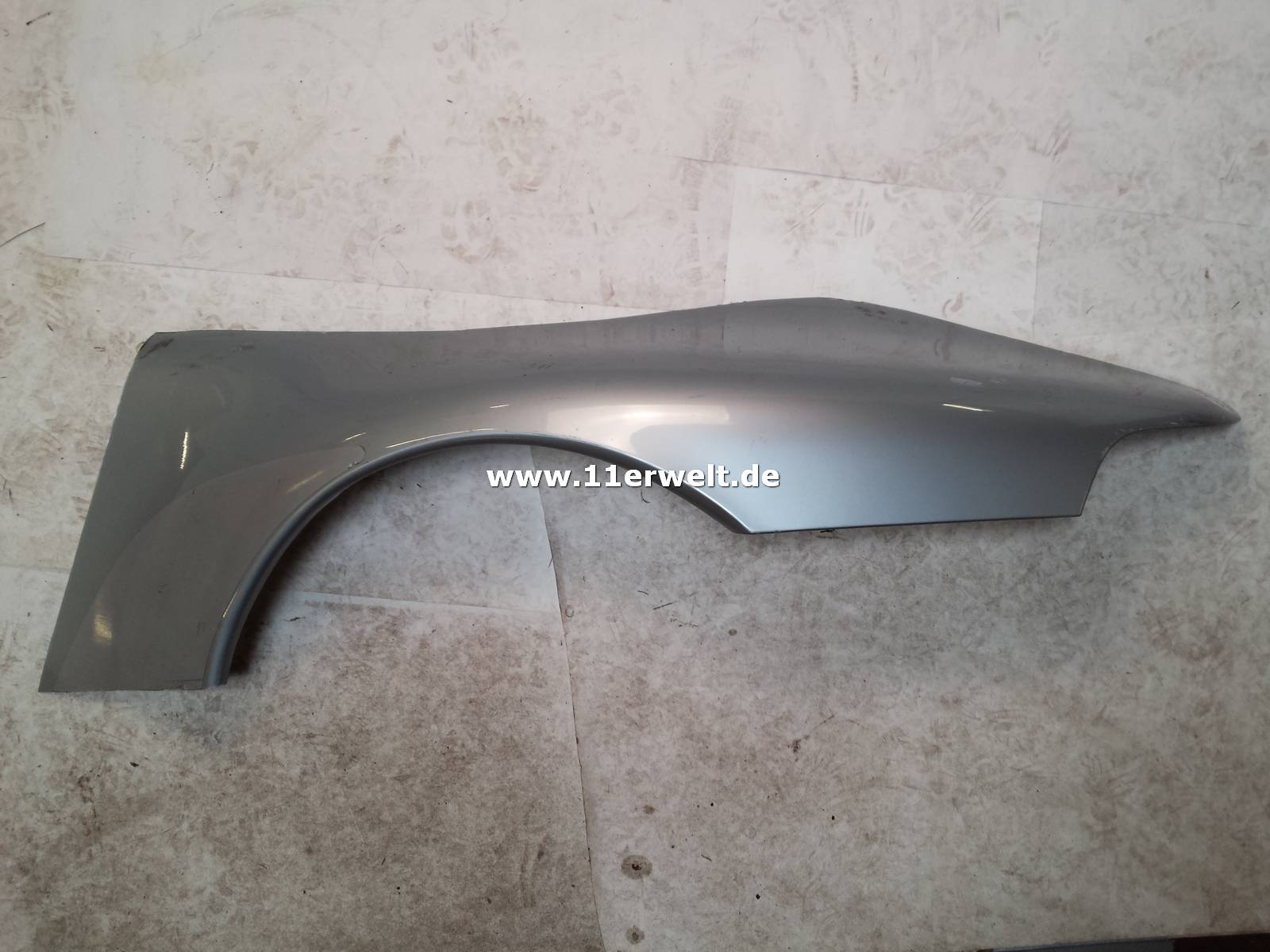 Original Porsche 993 Seitenteil Ausschnitt hinten links, silber