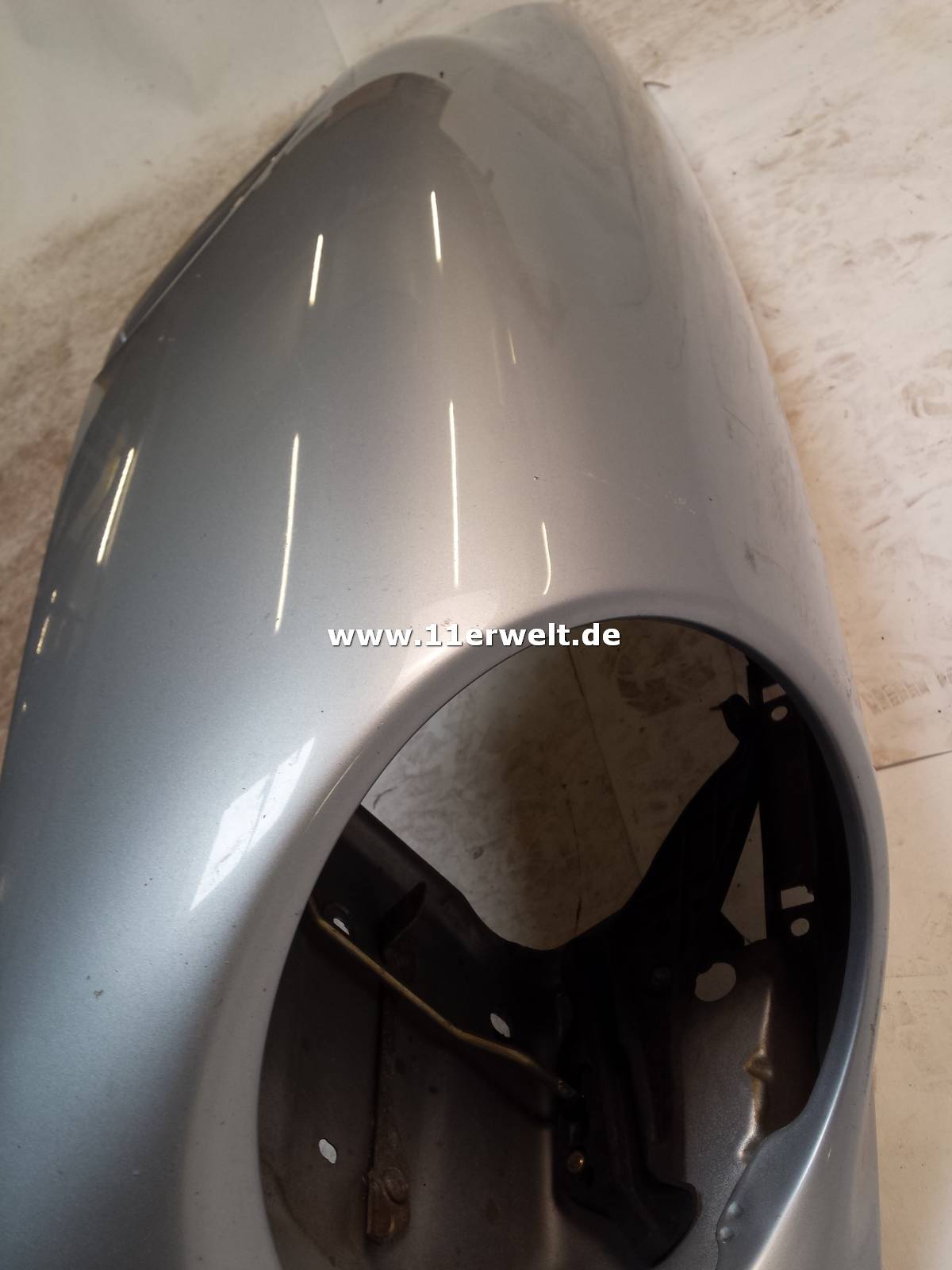Original Porsche 993 Kotflügel rechts, silber