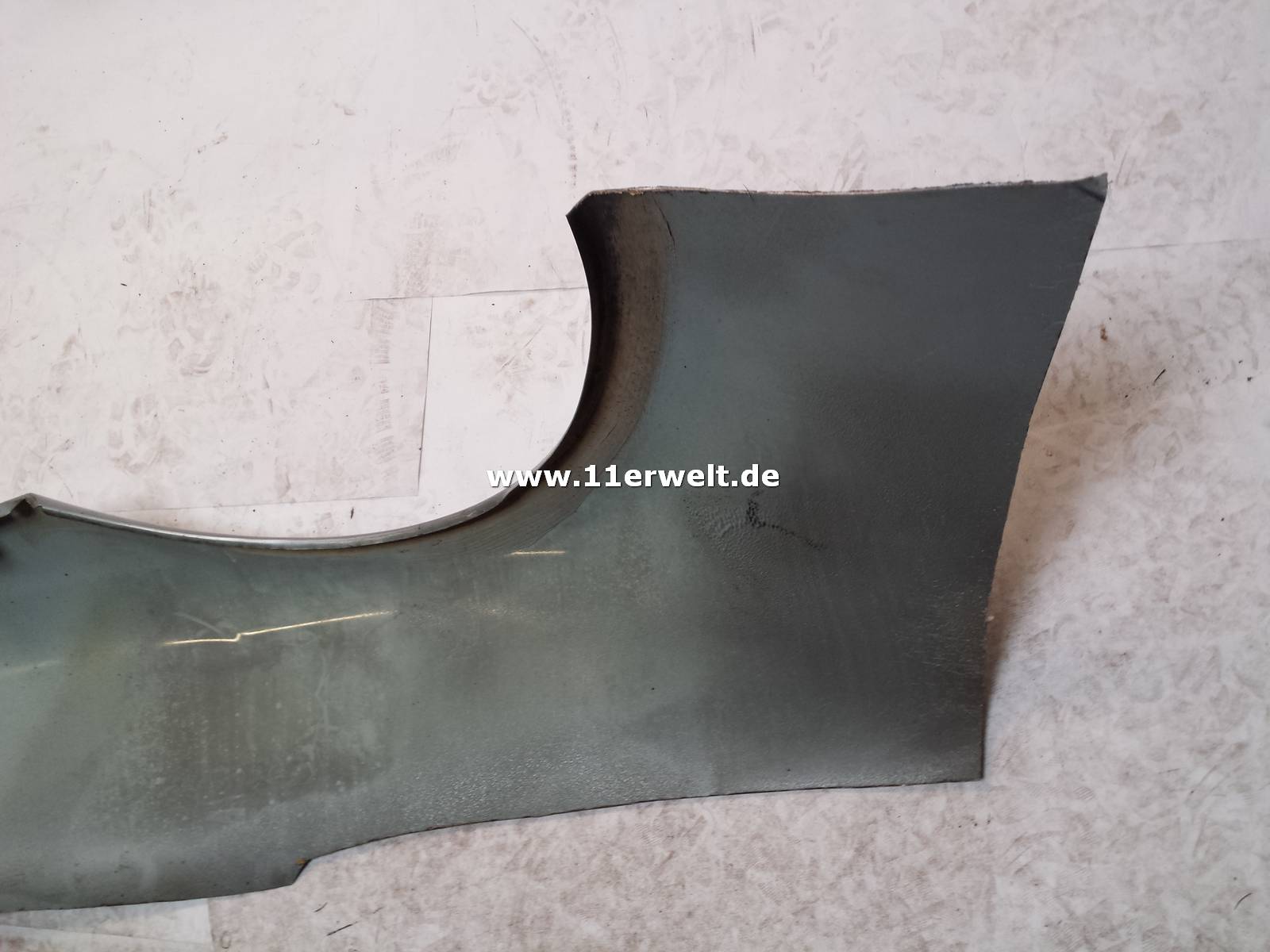 Original Porsche 993 Seitenteil Ausschnitt hinten rechts, silber Kopie