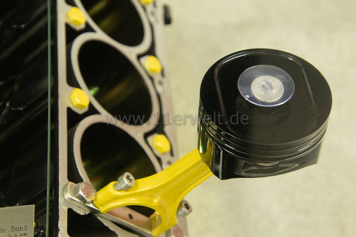 exklusiver Motortisch Mercedes 5,5 Liter V8 mit 2 Glasplatten und Beleuchtung