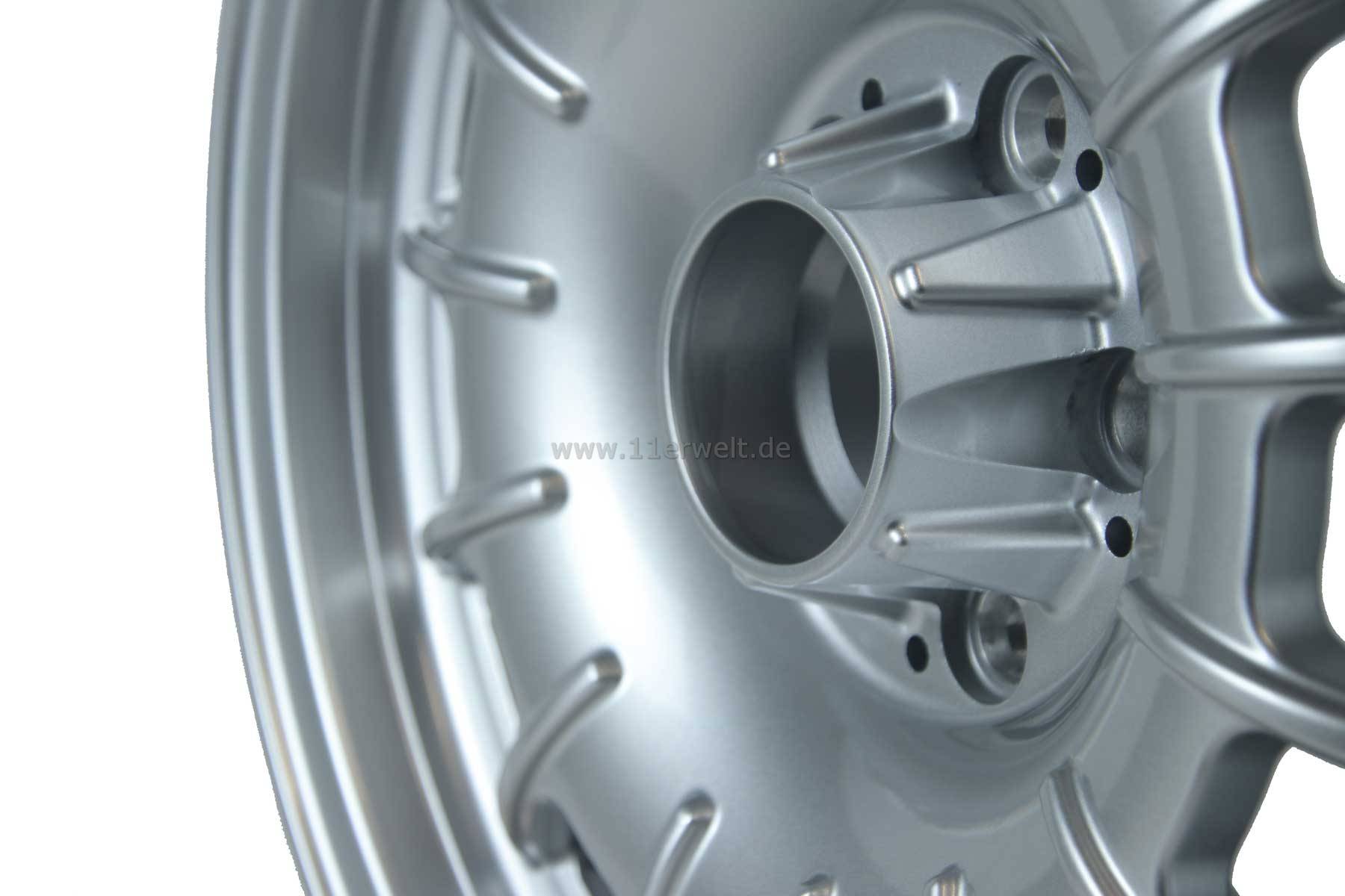 Felgen für Mercedes im Barock Stil 7 x 16" ET 11 silber