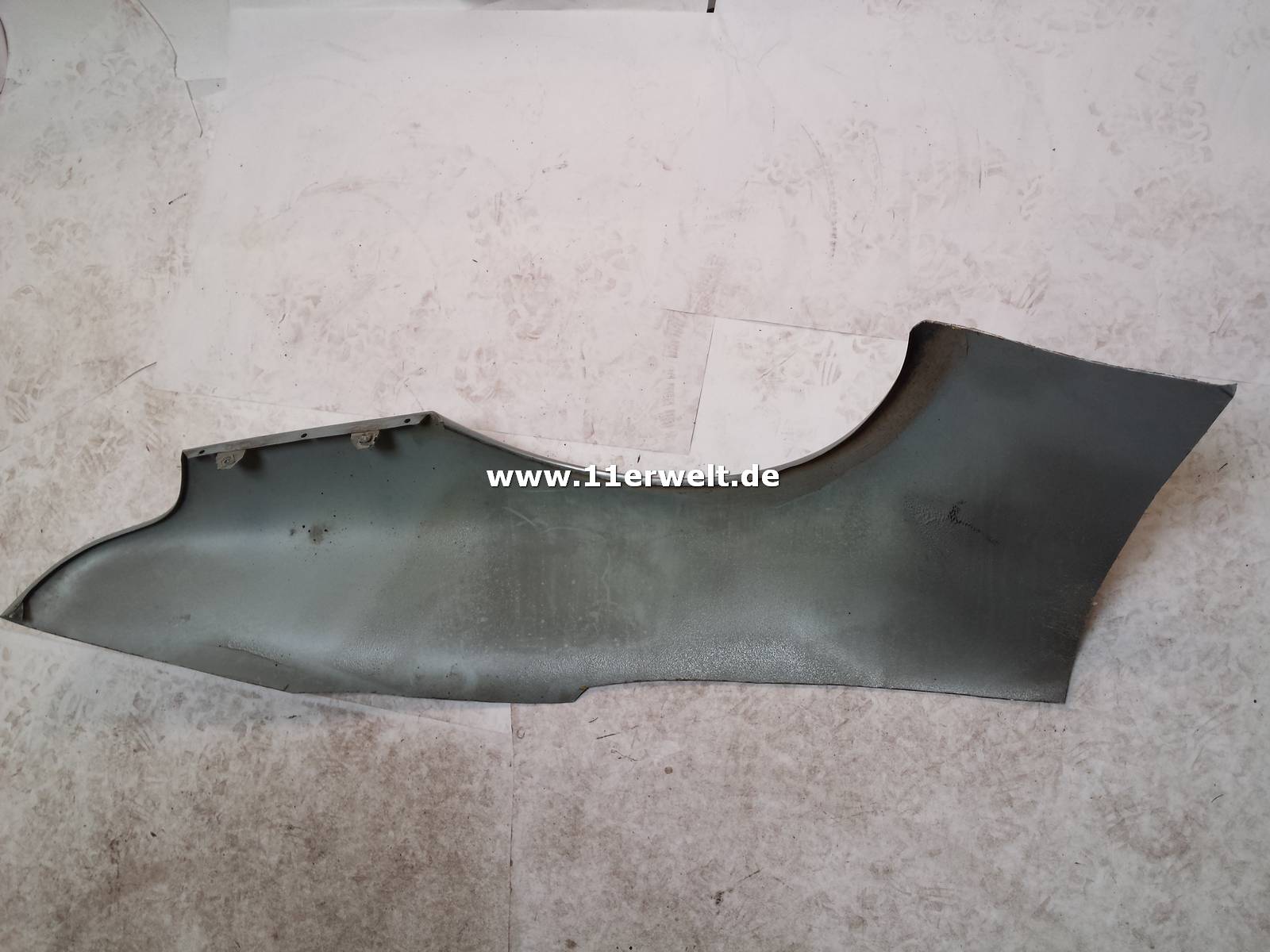 Original Porsche 993 Seitenteil Ausschnitt hinten rechts, silber Kopie