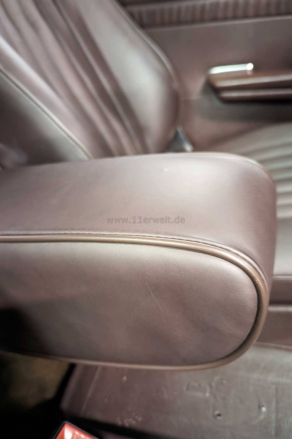 Mercedes Benz R107 SL 560 in Rauchsilber
