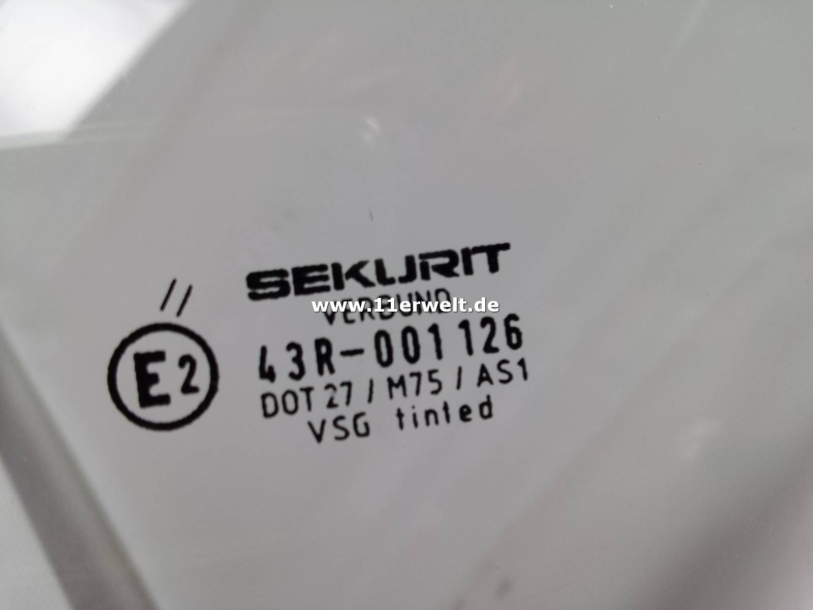 Frontscheibe mit Grünkeil und Antenne Porsche 964