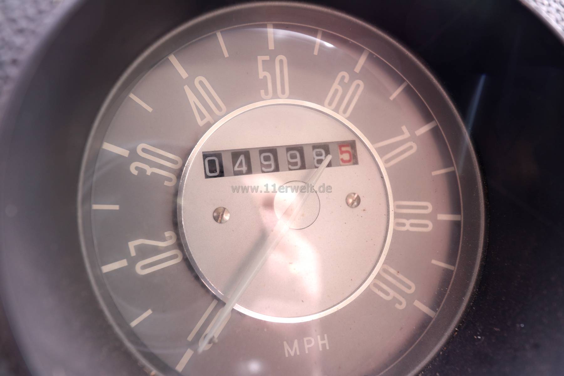 Einzigartiger VW Bulli T2a mit nur 4.998 Meilen