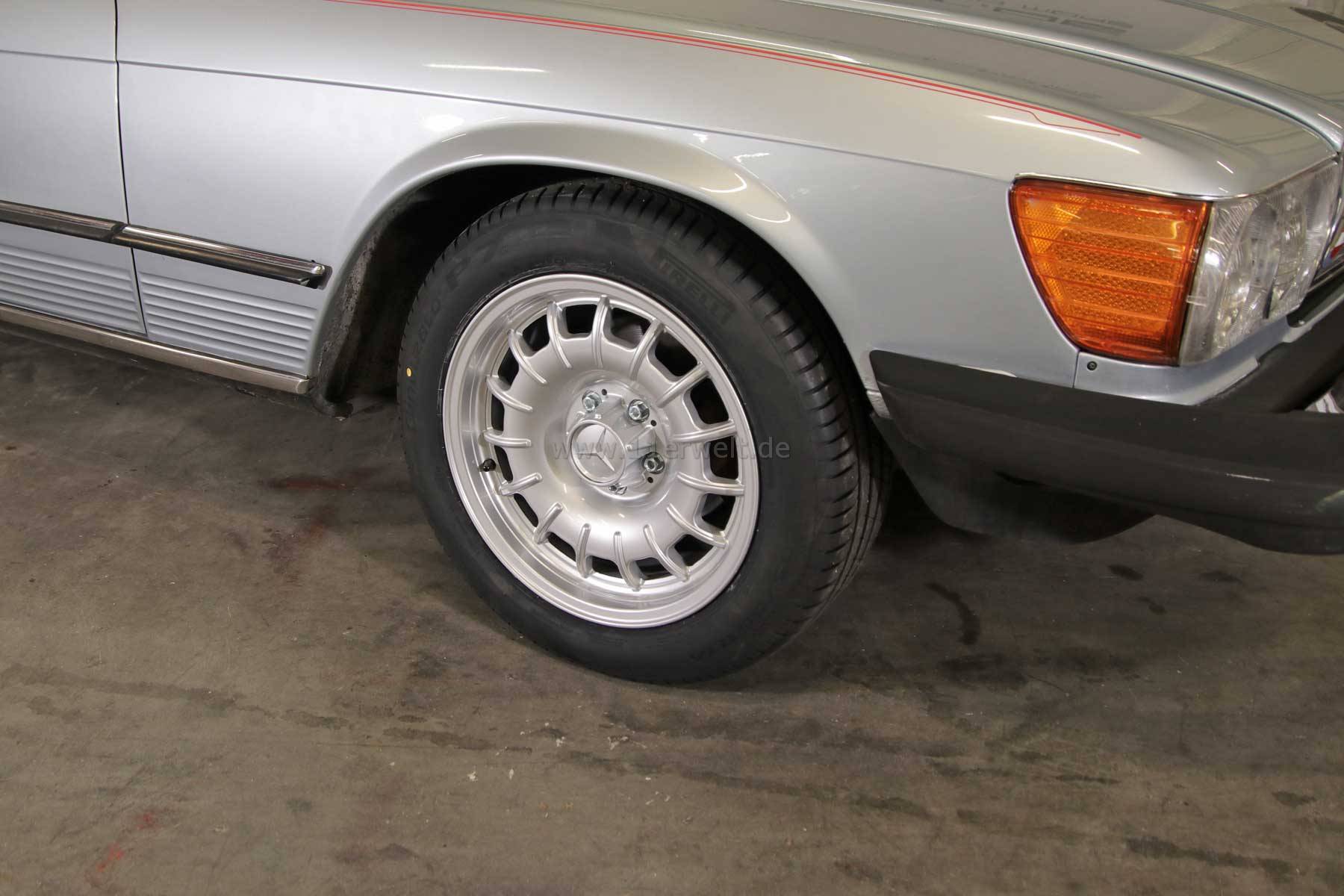 Kompletträder für Mercedes im Barock Stil 7 x 16" silber 205/55 16