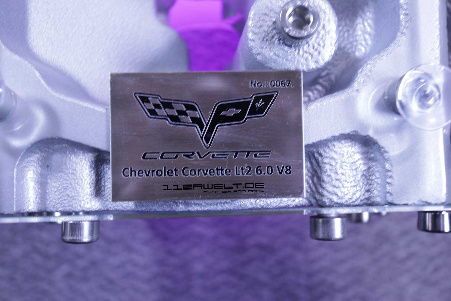 VERKAUFT!! exklusiver Motortisch Corvette V8, 6.0 Liter mit 2 Glasplatten und Beleuchtung