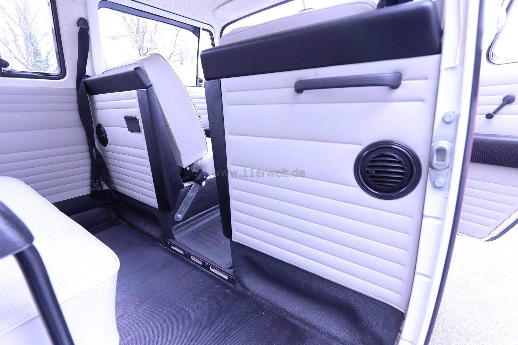 Einzigartiger VW Bulli T2a mit nur 4.998 Meilen