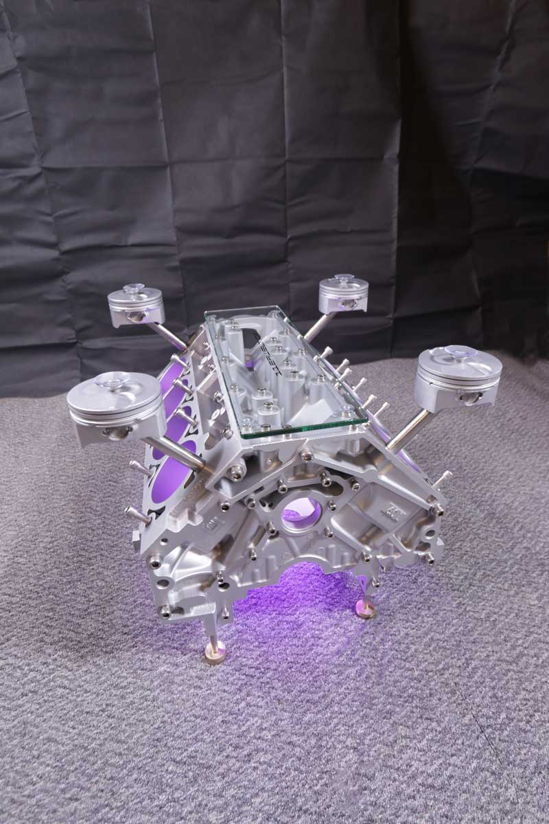 VERKAUFT!! exklusiver Motortisch Corvette V8, 6.0 Liter mit 2 Glasplatten und Beleuchtung