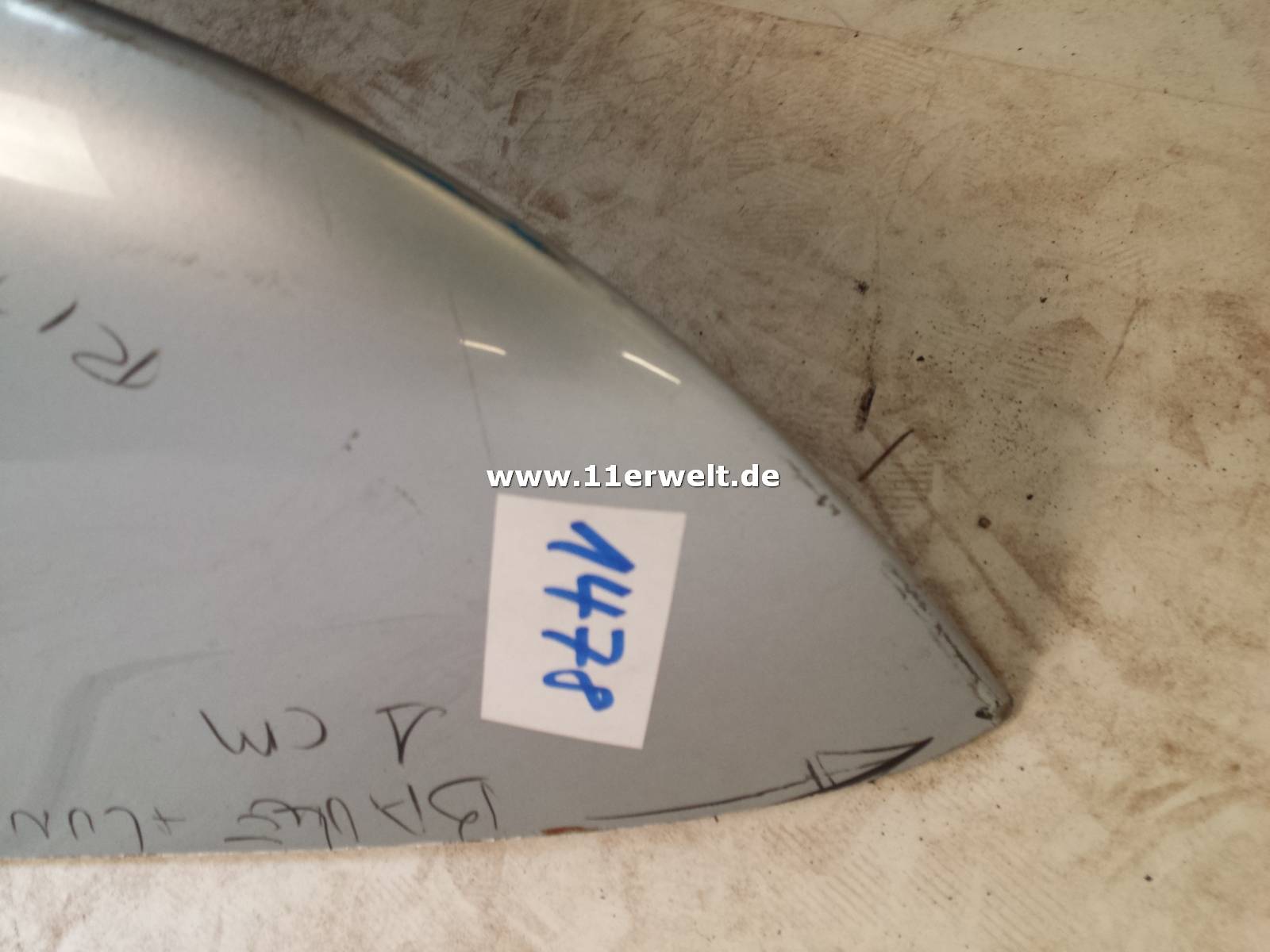 Original Porsche 993 Seitenteil Ausschnitt hinten rechts, silber Kopie