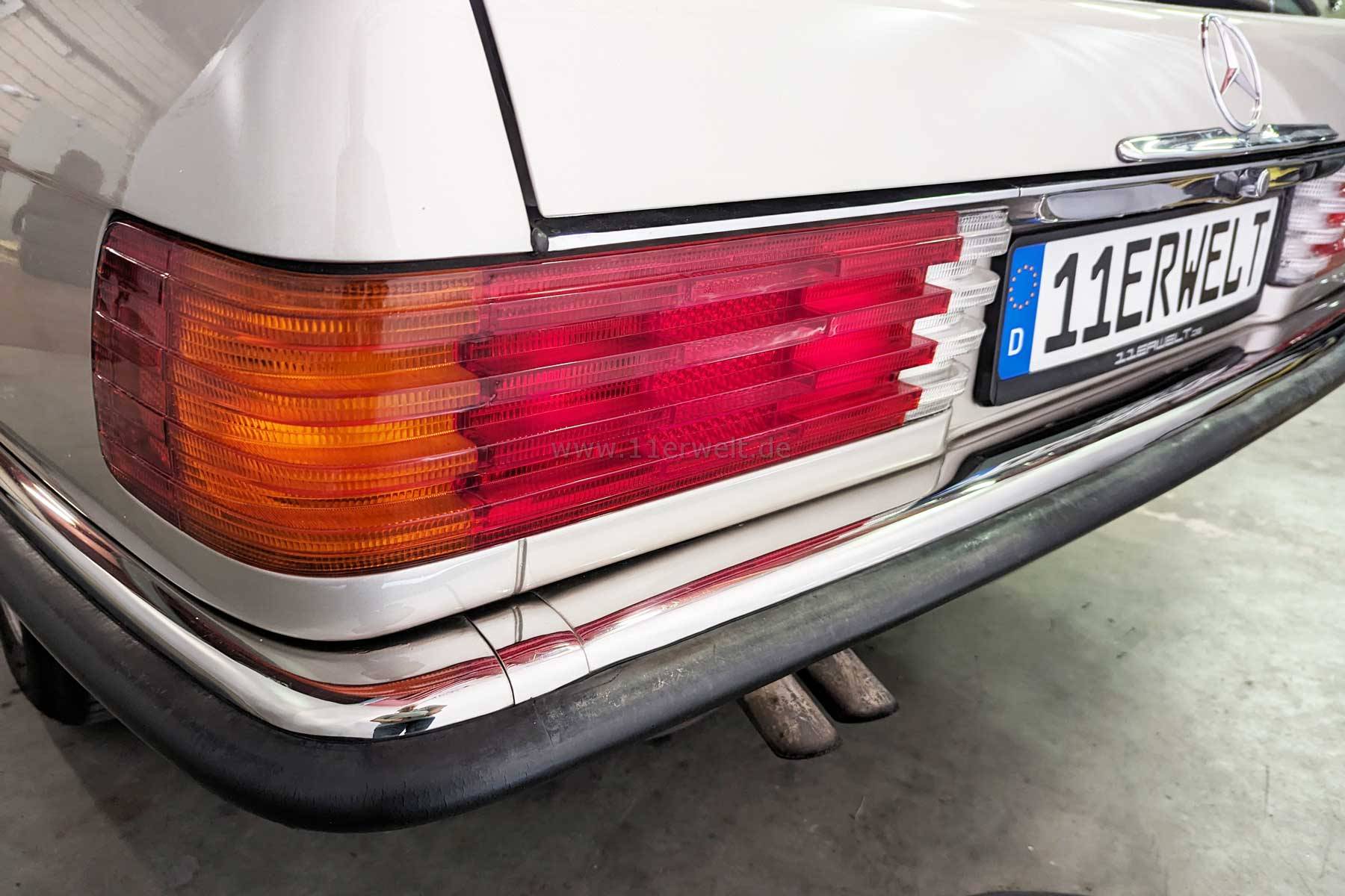 Mercedes Benz R107 SL 560 in Rauchsilber