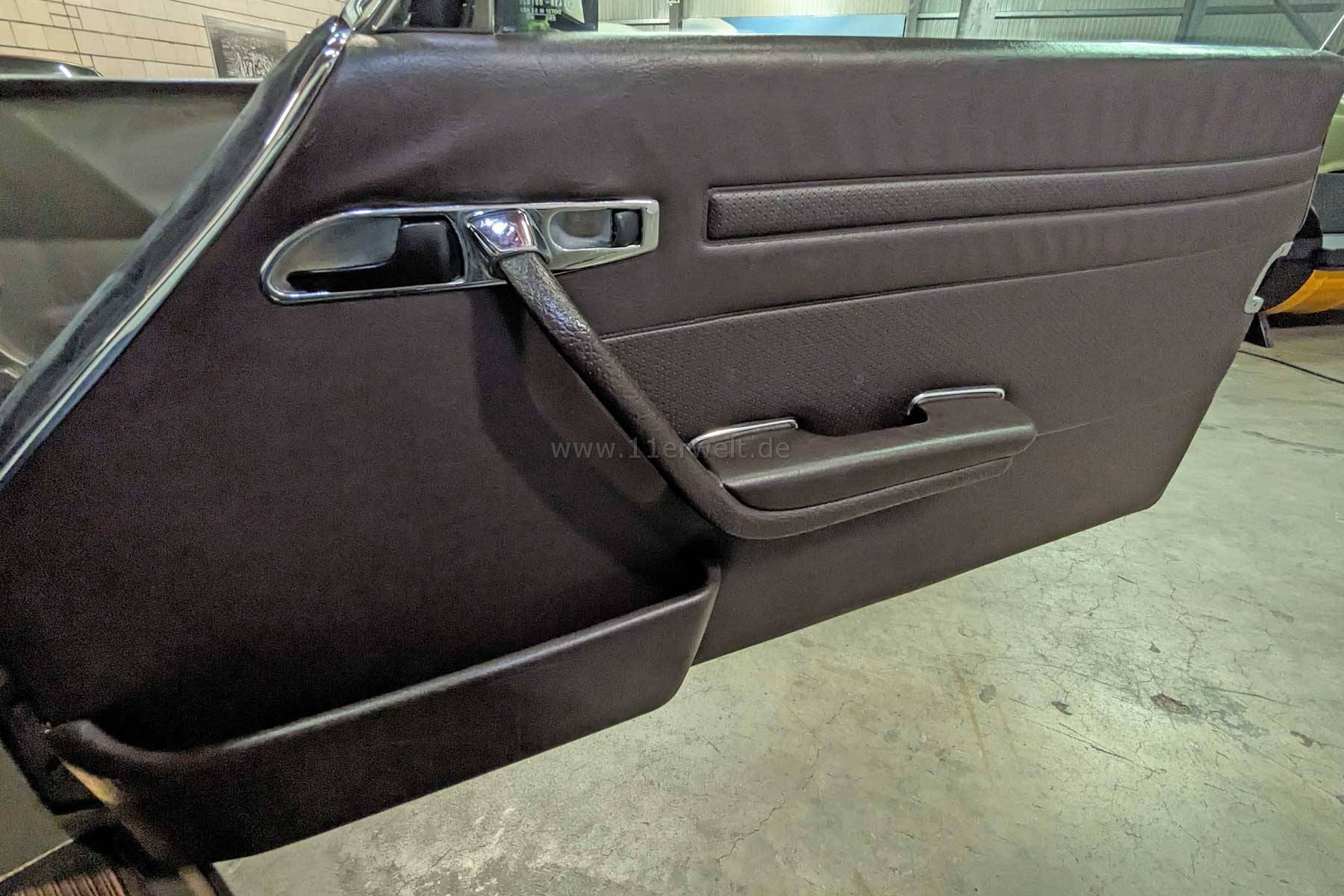 Mercedes Benz R107 SL 560 in Rauchsilber
